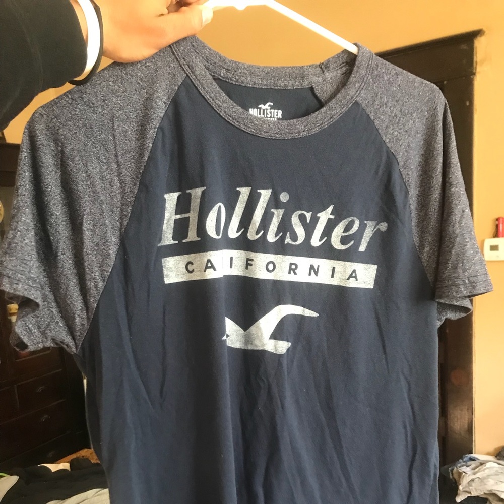Hollister Tee